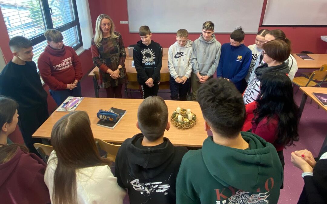 Prva adventska svijeća