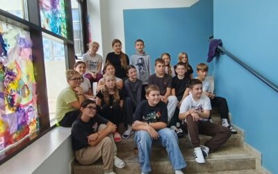 Ruksak pun kulture u našoj školi: Kreativni „Pogled kroz vrećicu”